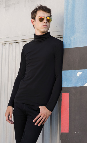 SFM125 Men’s Feel Good Roll Neck Top